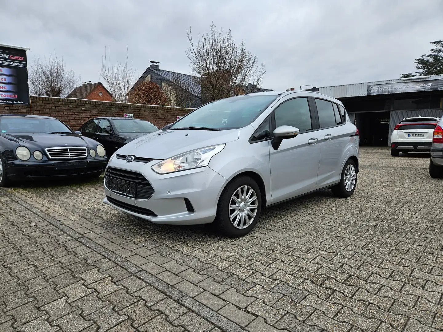 Ford B-Max Trend Euro5 AHK 2. Hand Argent - 1