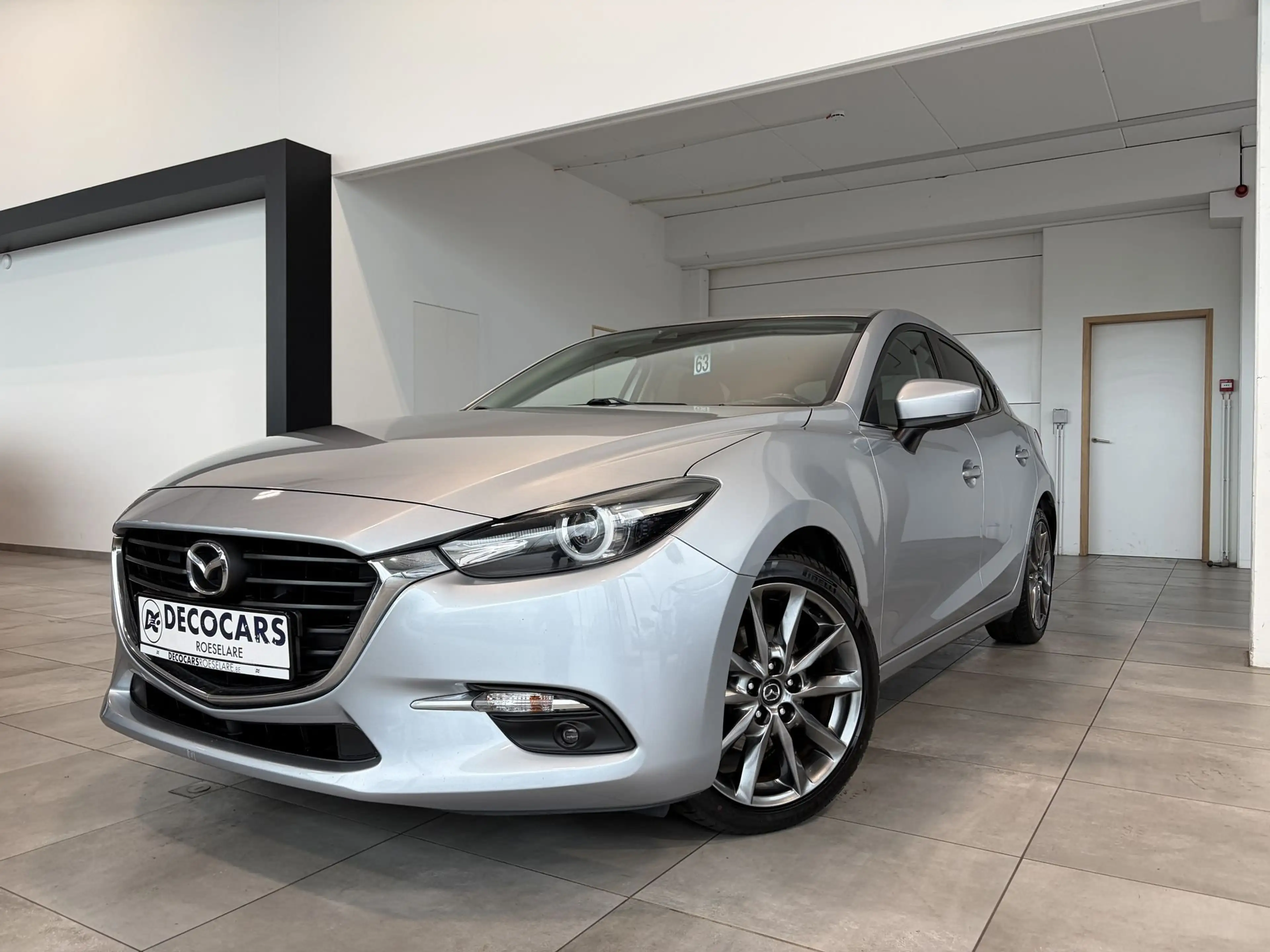 Mazda 3 Automaat / Apple Carplay - Android Auto / Camera / Zetel & Stuurverwarming /