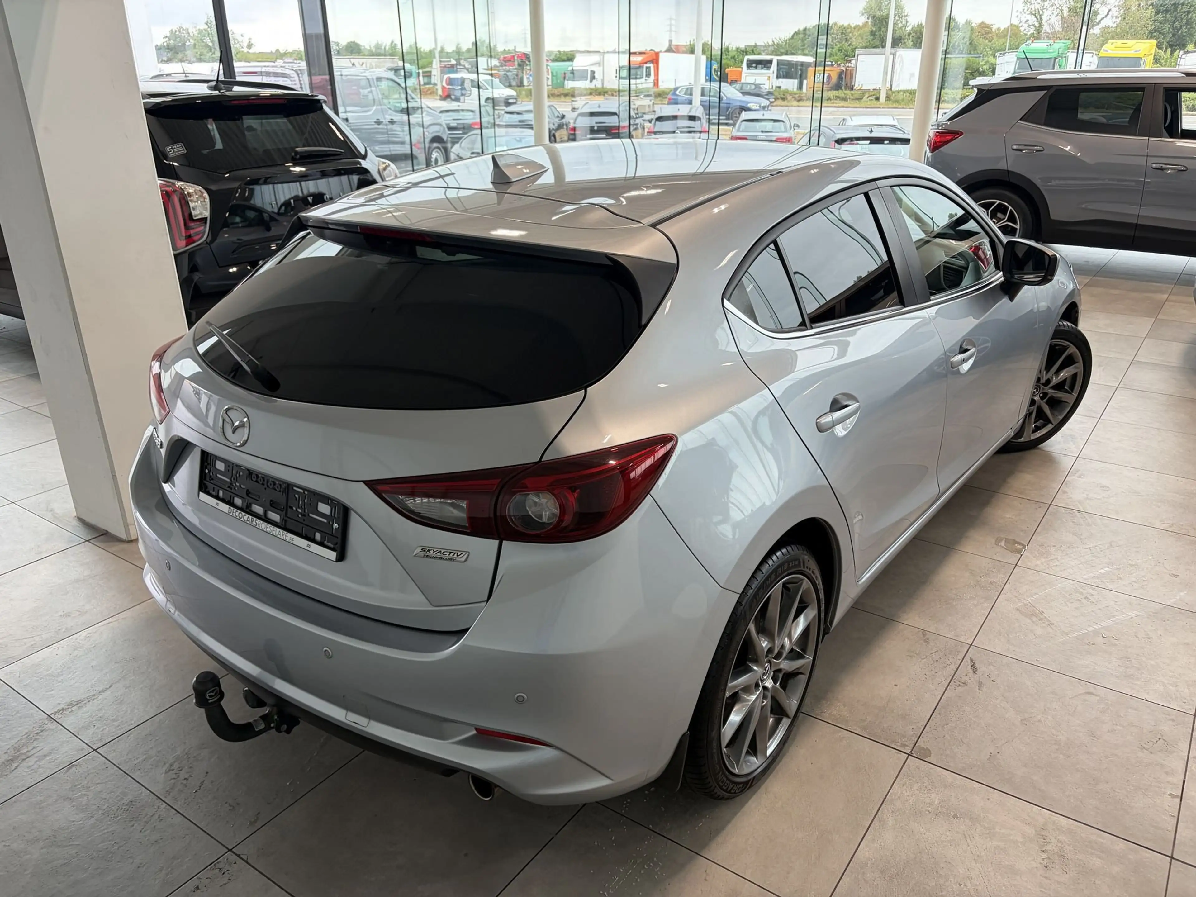 Mazda 3 Automaat / Apple Carplay - Android Auto / Camera / Zetel & Stuurverwarming / — photo 11