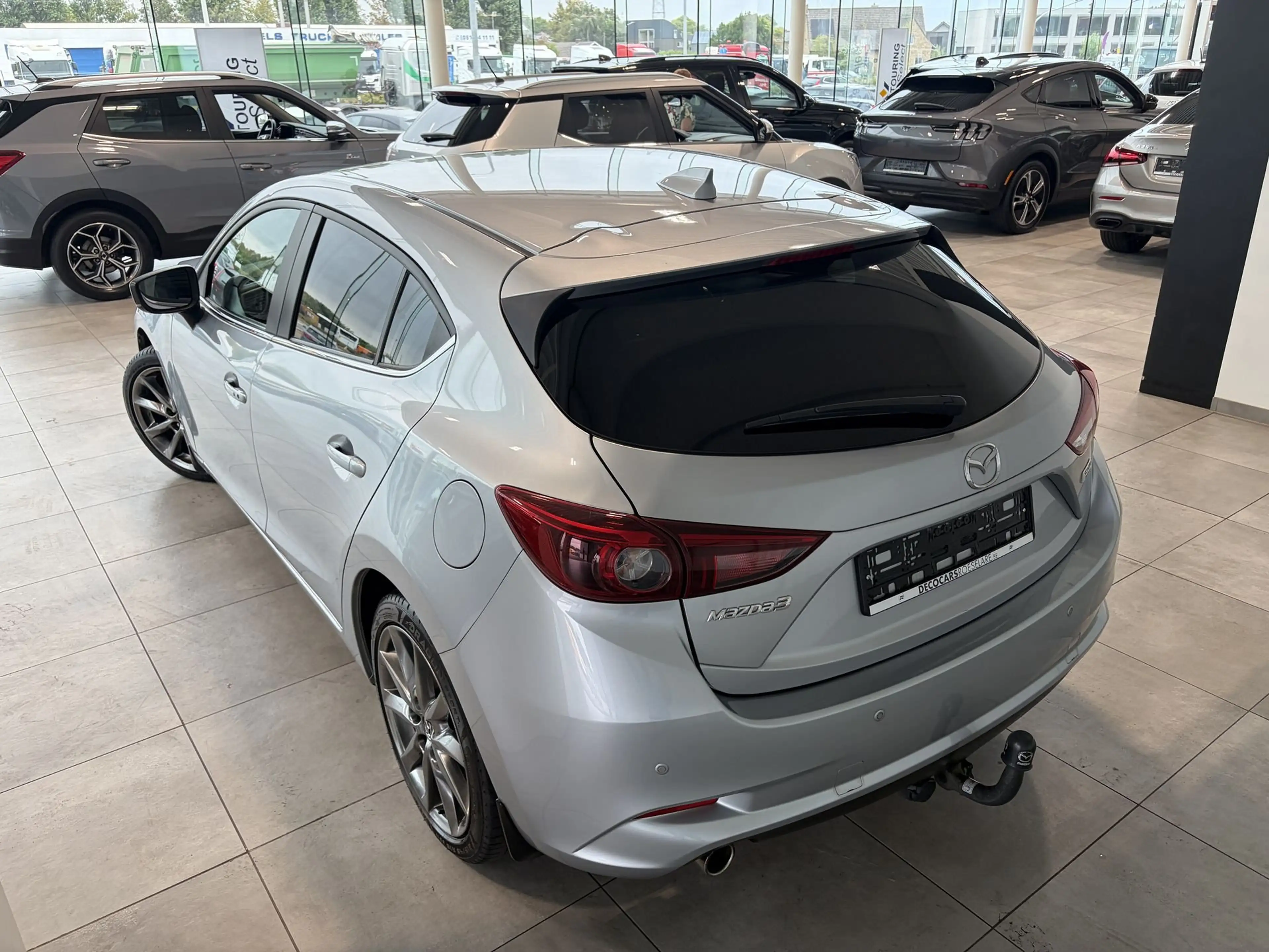 Mazda 3 Automaat / Apple Carplay - Android Auto / Camera / Zetel & Stuurverwarming / — photo 8