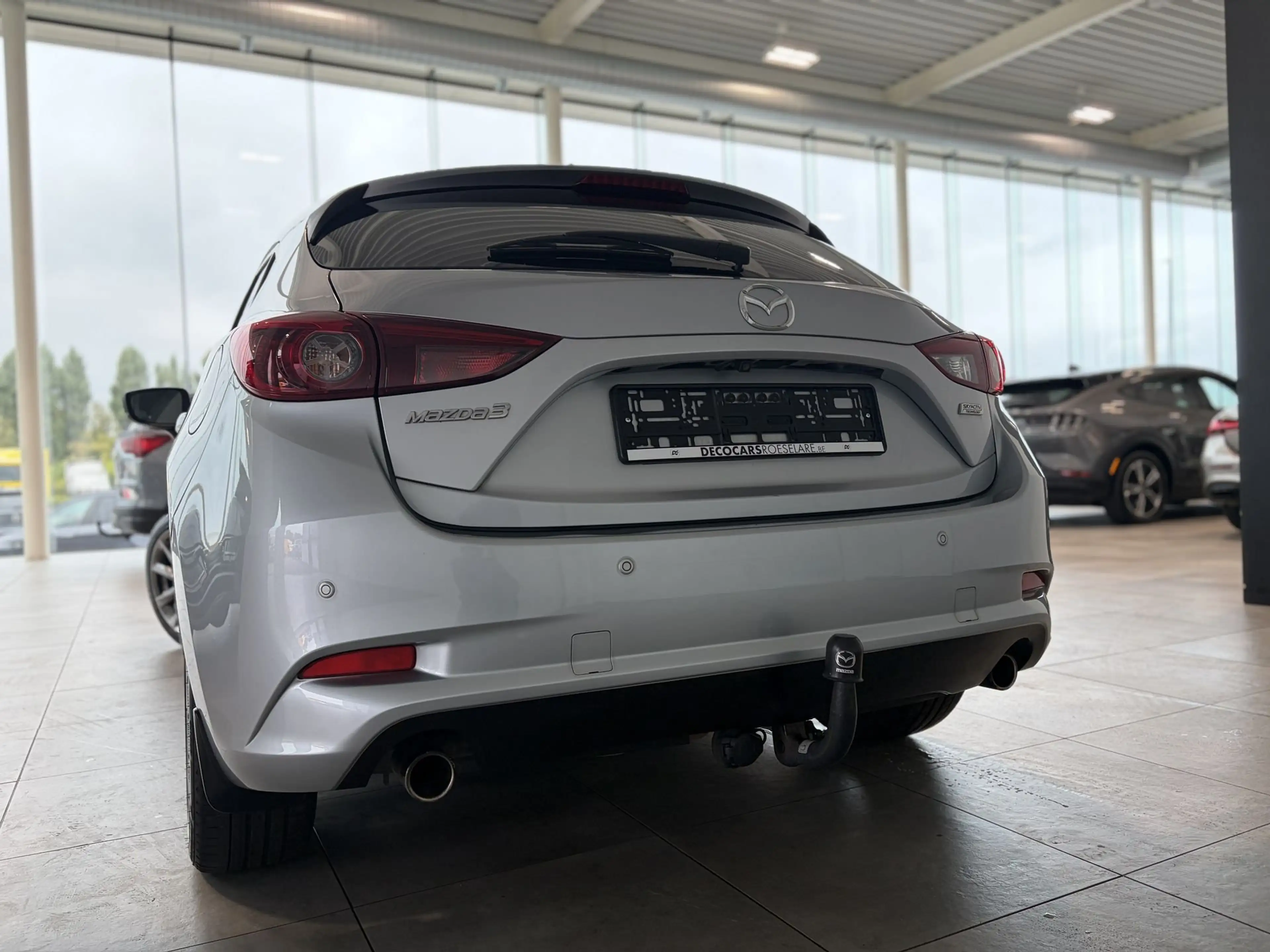 Mazda 3 Automaat / Apple Carplay - Android Auto / Camera / Zetel & Stuurverwarming / — photo 9