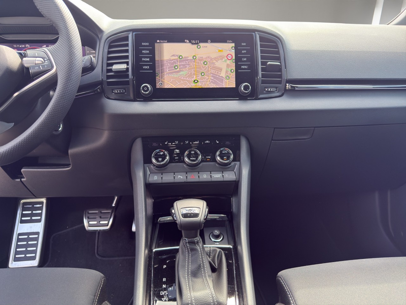 Skoda Karoq Sportline Klima Navi Rückfahrkamera Sitzheizung — photo 15