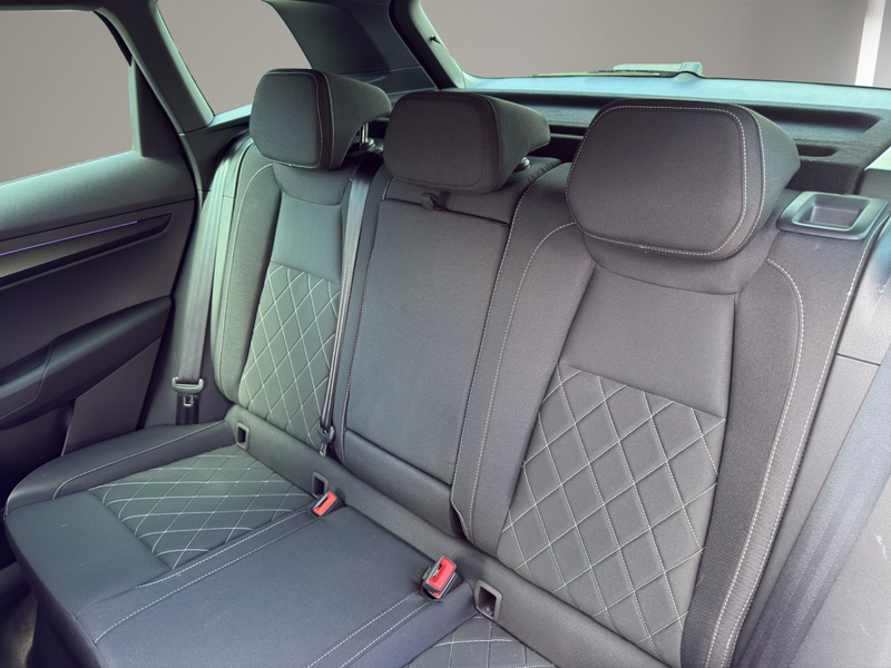 Skoda Karoq Sportline Klima Navi Rückfahrkamera Sitzheizung — photo 13