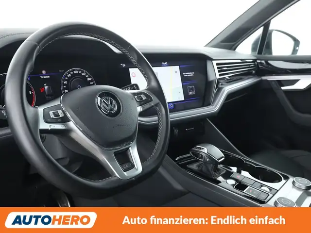 Volkswagen Touareg view 11