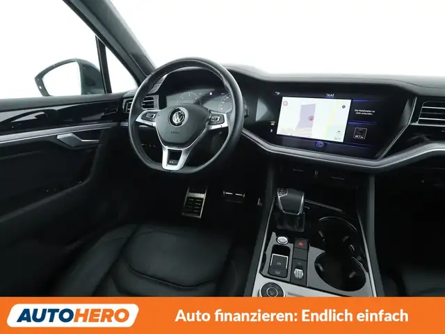 Volkswagen Touareg view 13