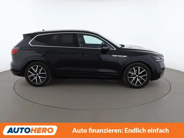 Volkswagen Touareg view 7