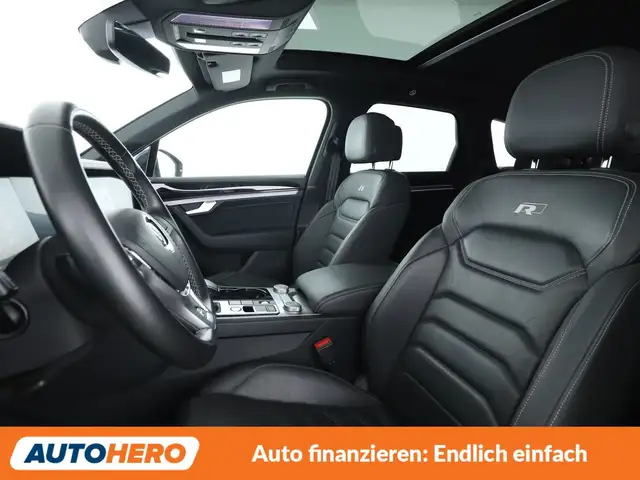 Volkswagen Touareg view 10