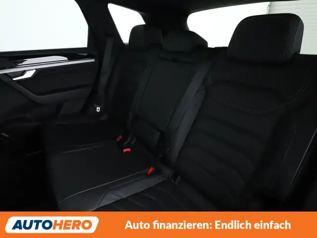 Volkswagen Touareg view 14