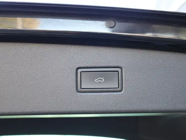 Volkswagen Tiguan view 12