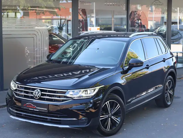 Volkswagen Tiguan view 2