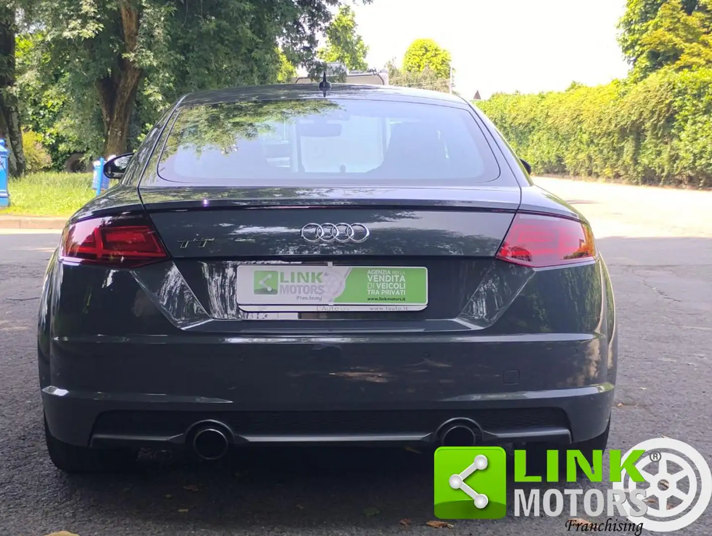 Audi TT Coupé 1.8 TFSI S tronic S line Šedá - 2