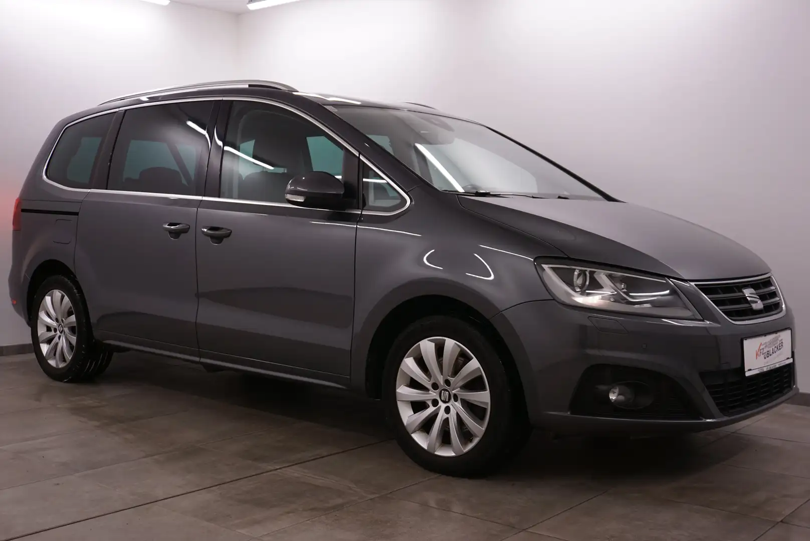 SEAT Alhambra Style// 7-Sitzer // Anhängervorrichtung // Pan. Grau - 1