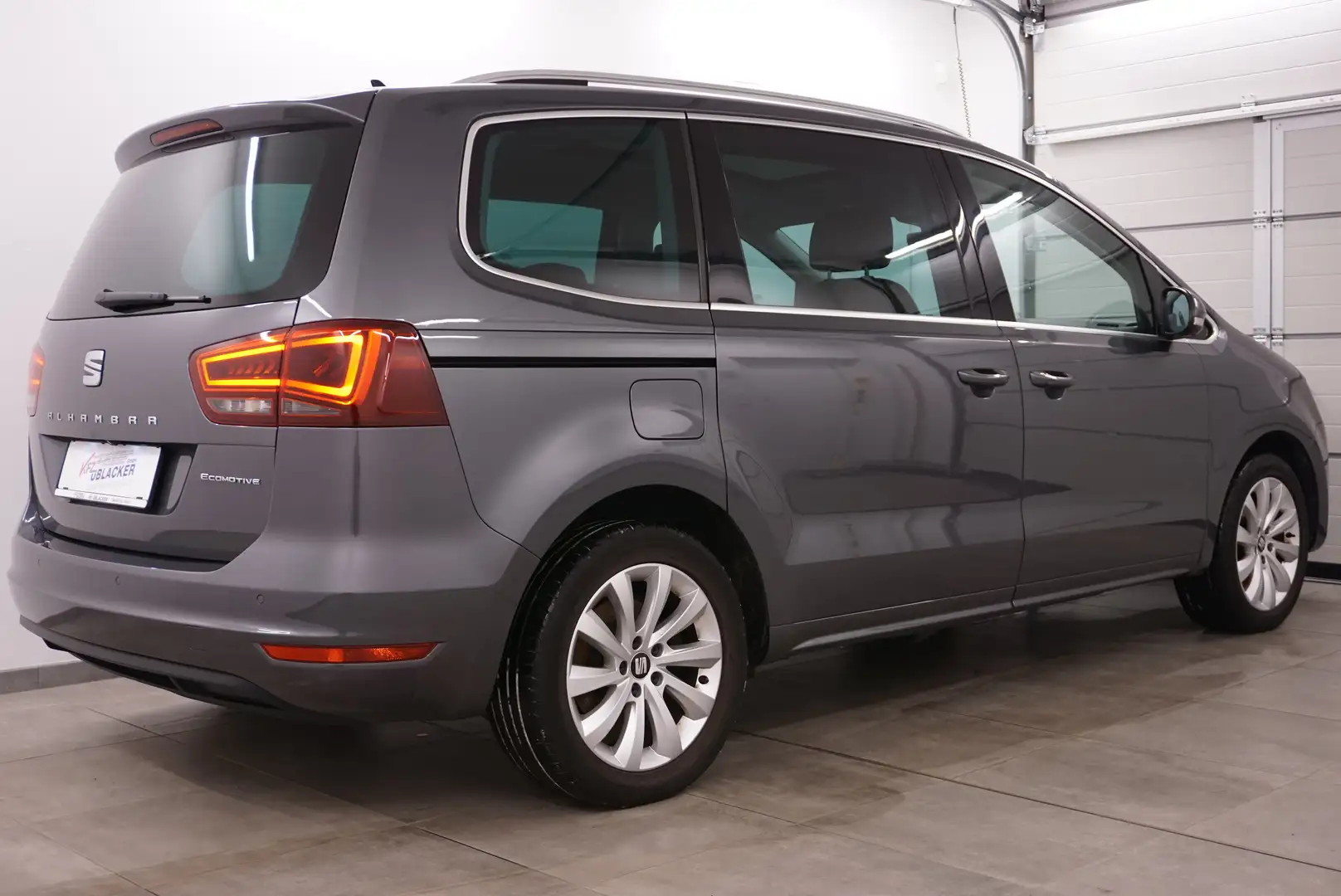 SEAT Alhambra Style// 7-Sitzer // Anhängervorrichtung // Pan. Grau - 2