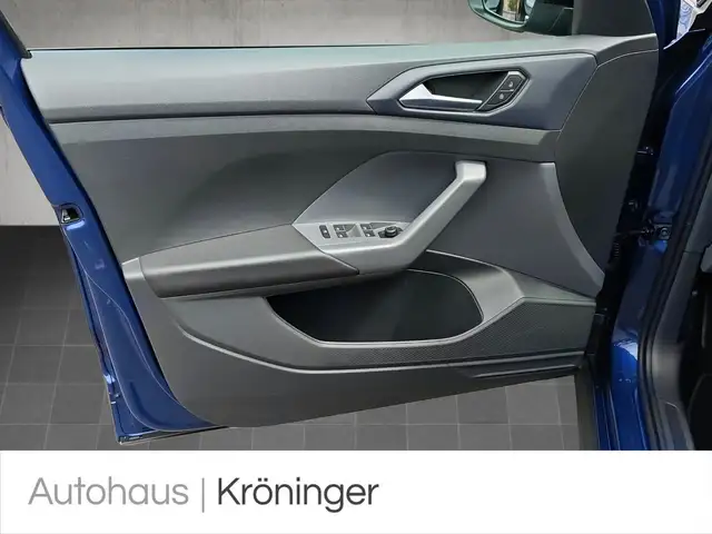 Volkswagen T-Cross view 8