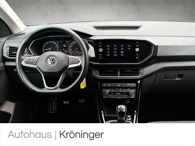 Volkswagen T-Cross view 13