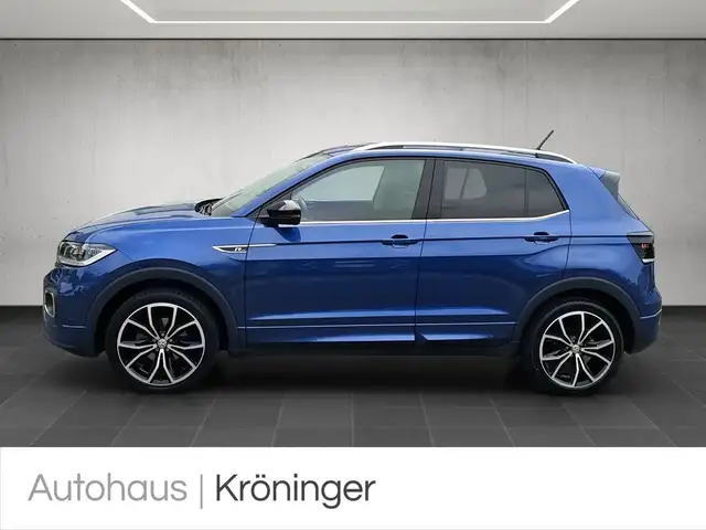 Volkswagen T-Cross view 3