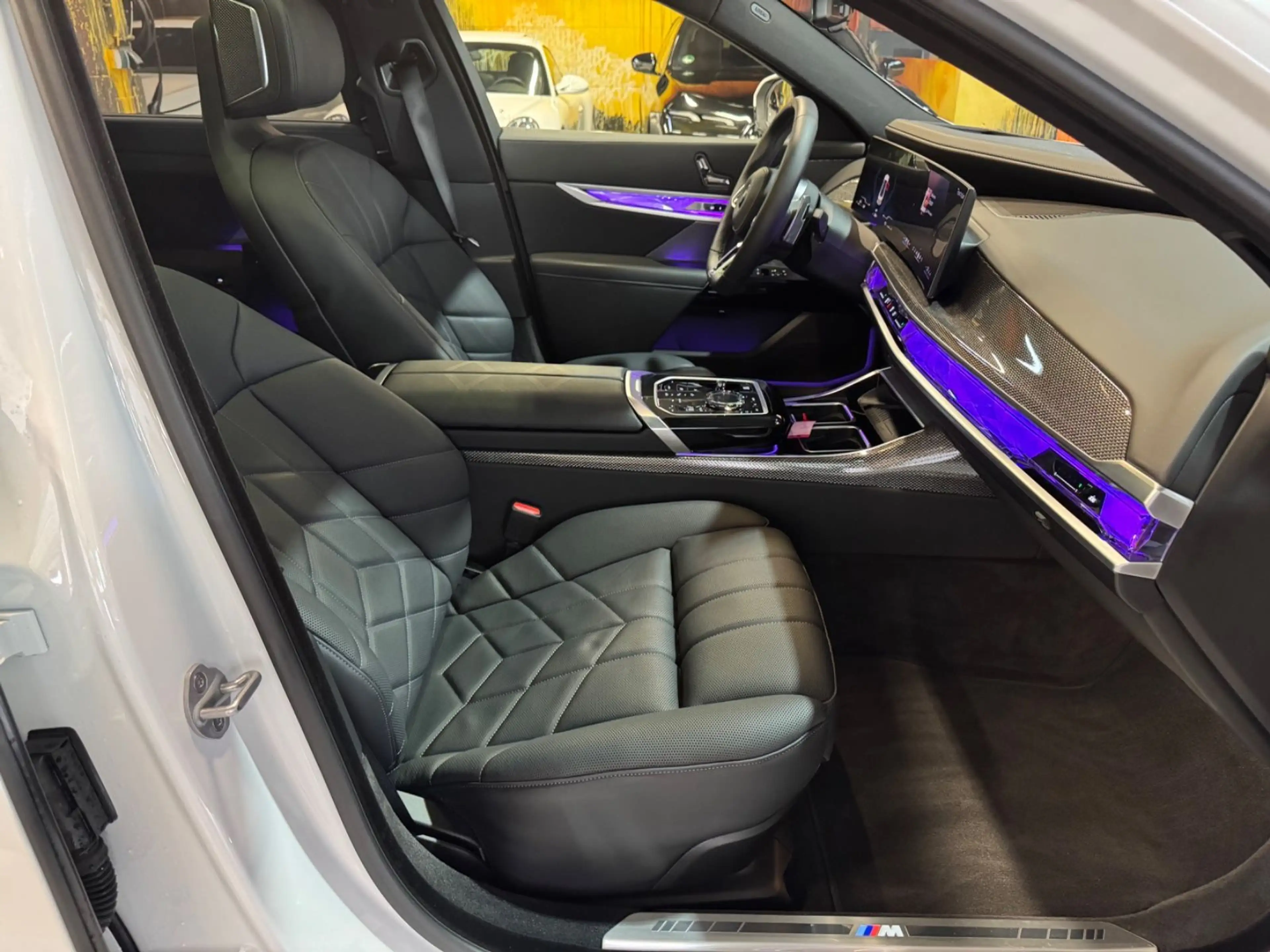 BMW 740 d xD M Sport Pro HUD~BELÜFT~STANDH~SKY LOUNGE — photo 15