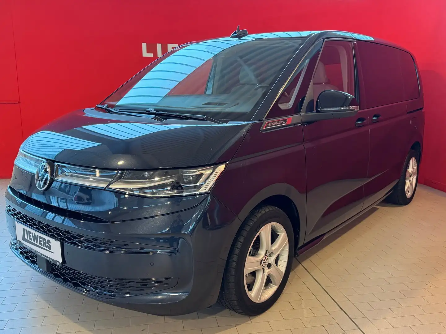 Volkswagen T7 Multivan VW T7 Multivan Energetic eHybrid Blau - 1