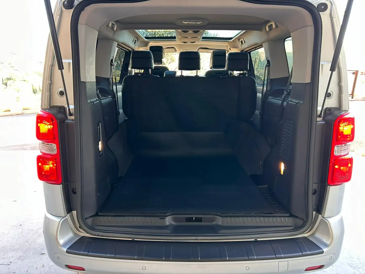 Peugeot Traveller BlueHDi Allure - 2