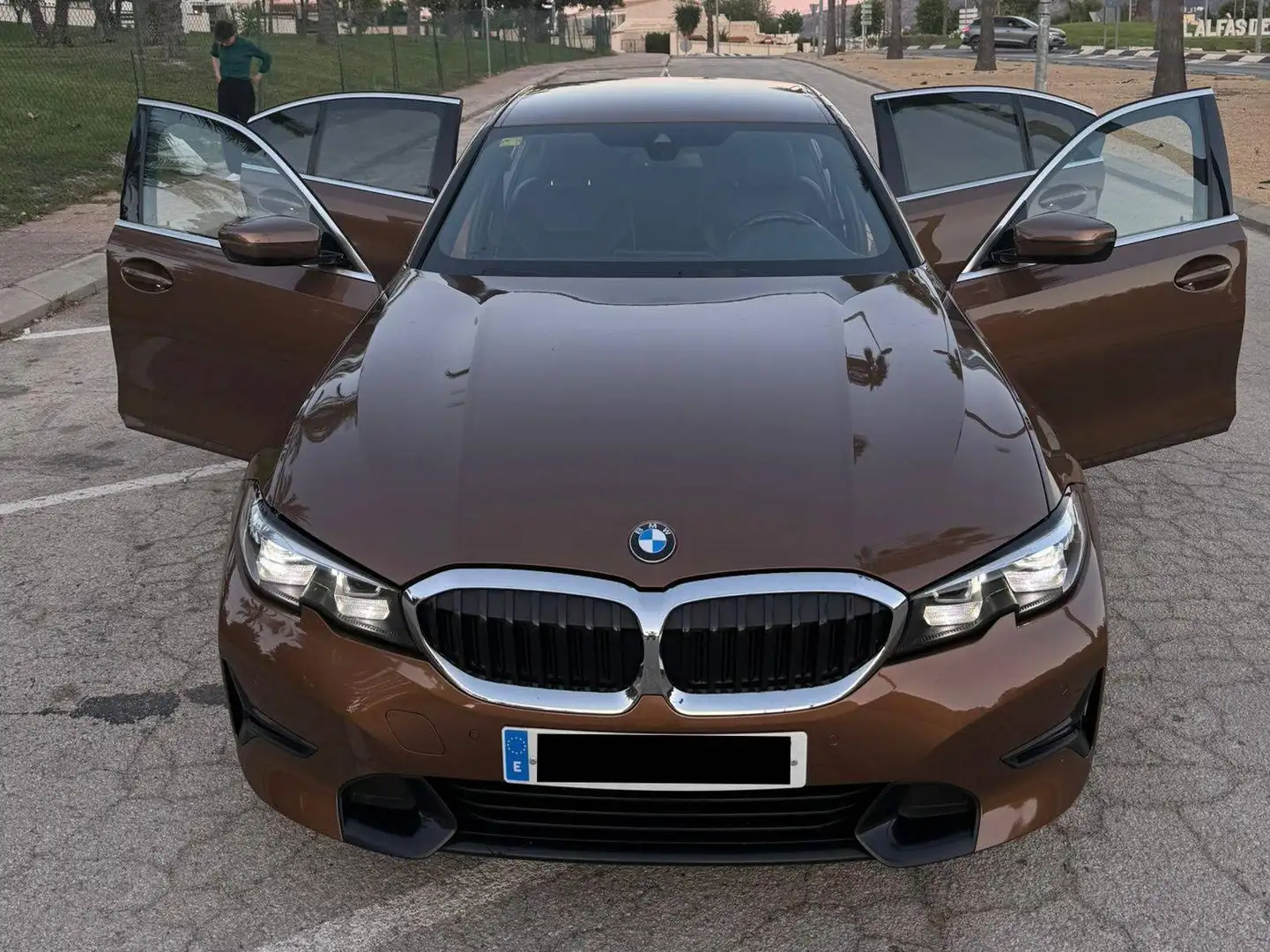 BMW 318 318dA Bronce - 1
