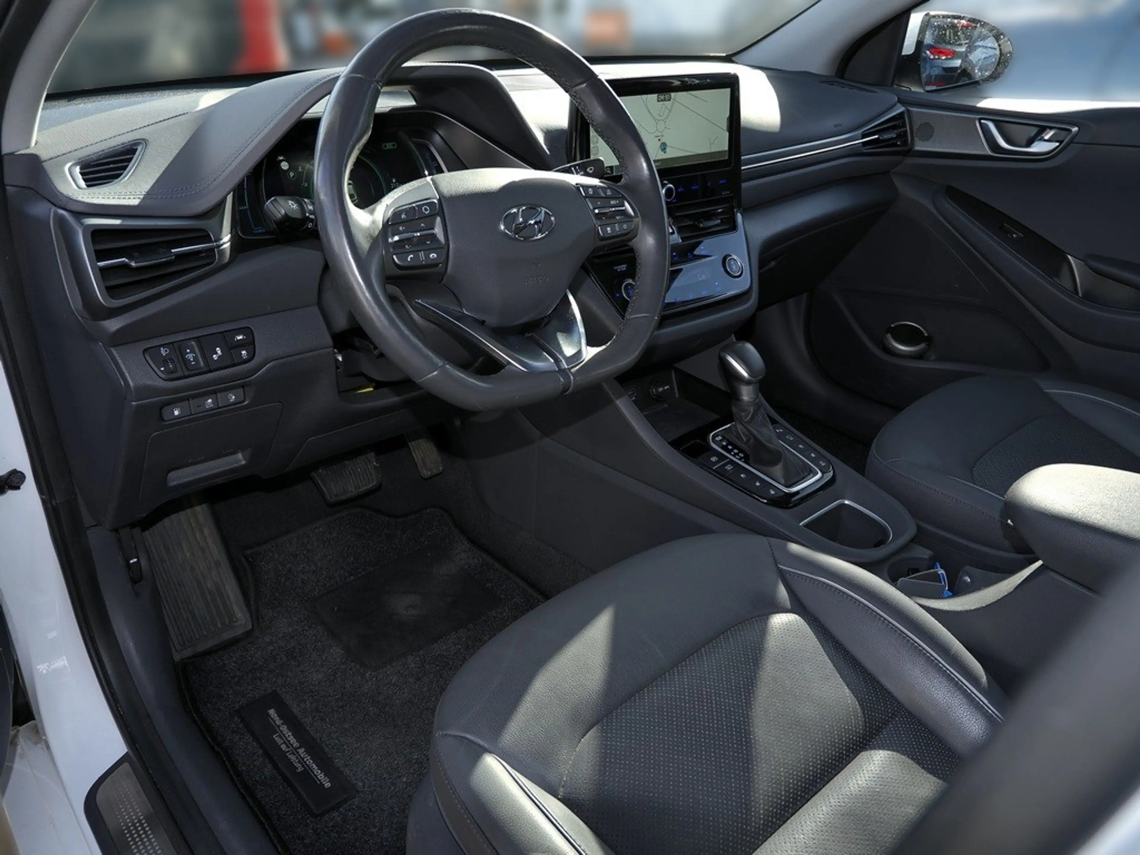 Hyundai IONIQ 1.6 GDI PRIME PHEV SHZ LHZ GSHD NAVI LED — photo 9