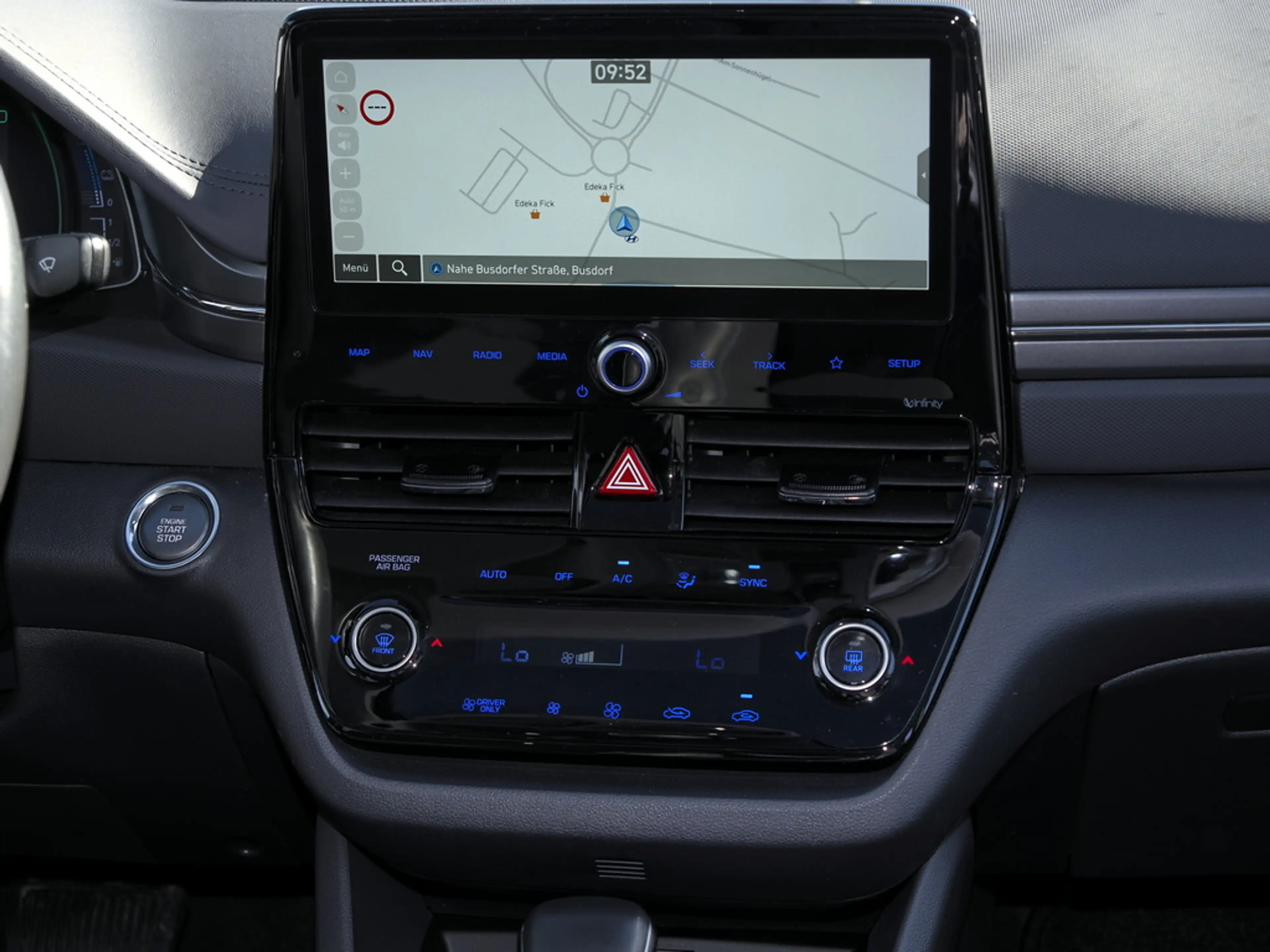 Hyundai IONIQ 1.6 GDI PRIME PHEV SHZ LHZ GSHD NAVI LED — photo 11