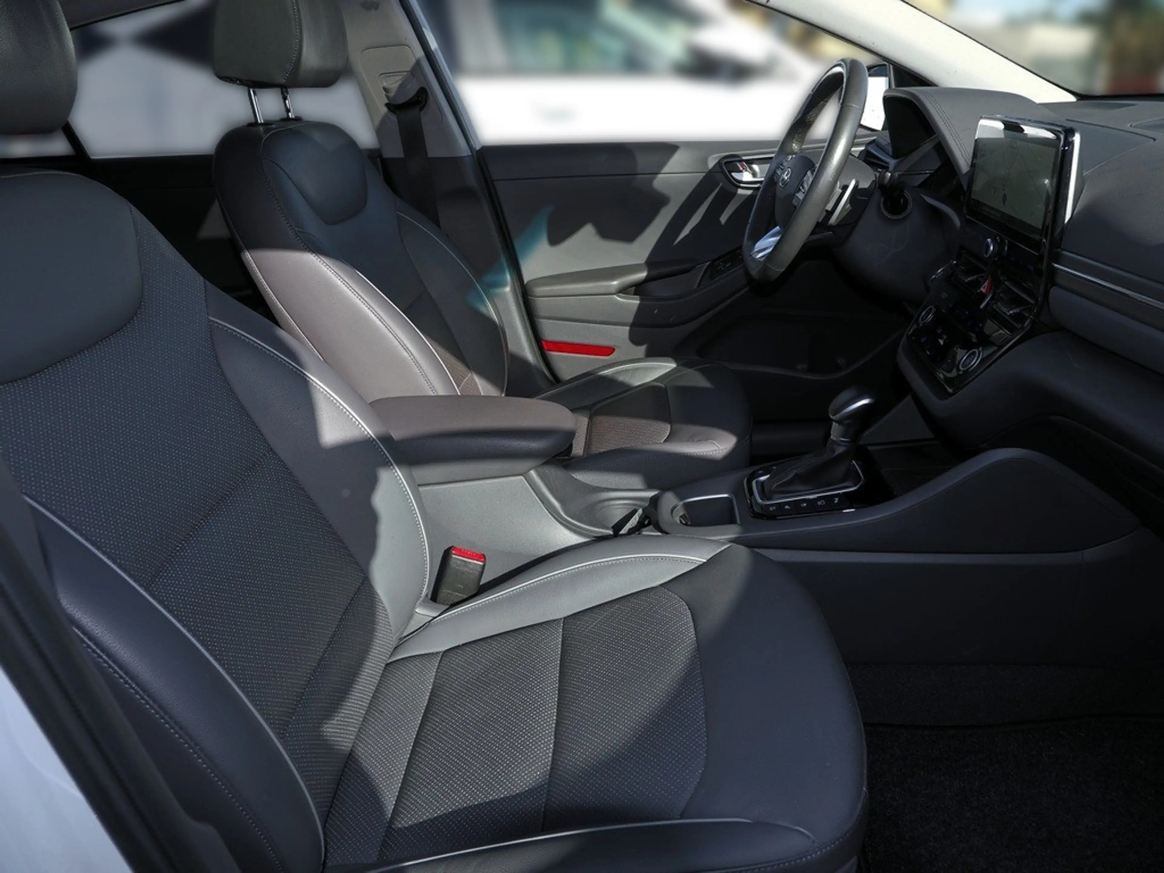 Hyundai IONIQ 1.6 GDI PRIME PHEV SHZ LHZ GSHD NAVI LED — photo 12