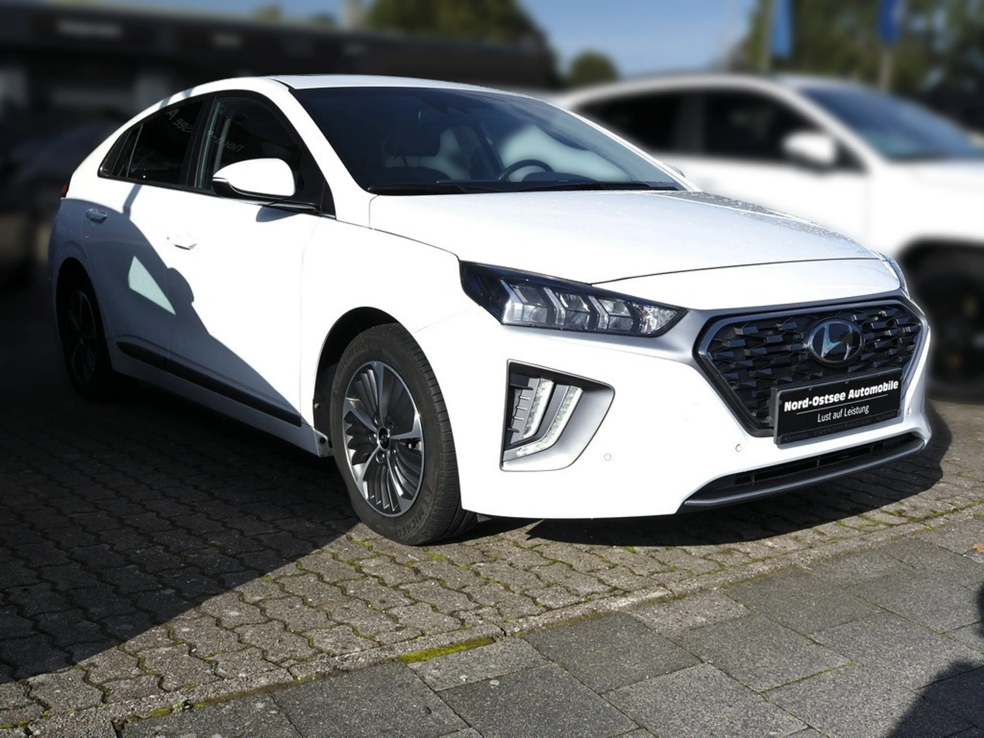 Hyundai IONIQ 1.6 GDI PRIME PHEV SHZ LHZ GSHD NAVI LED — photo 5