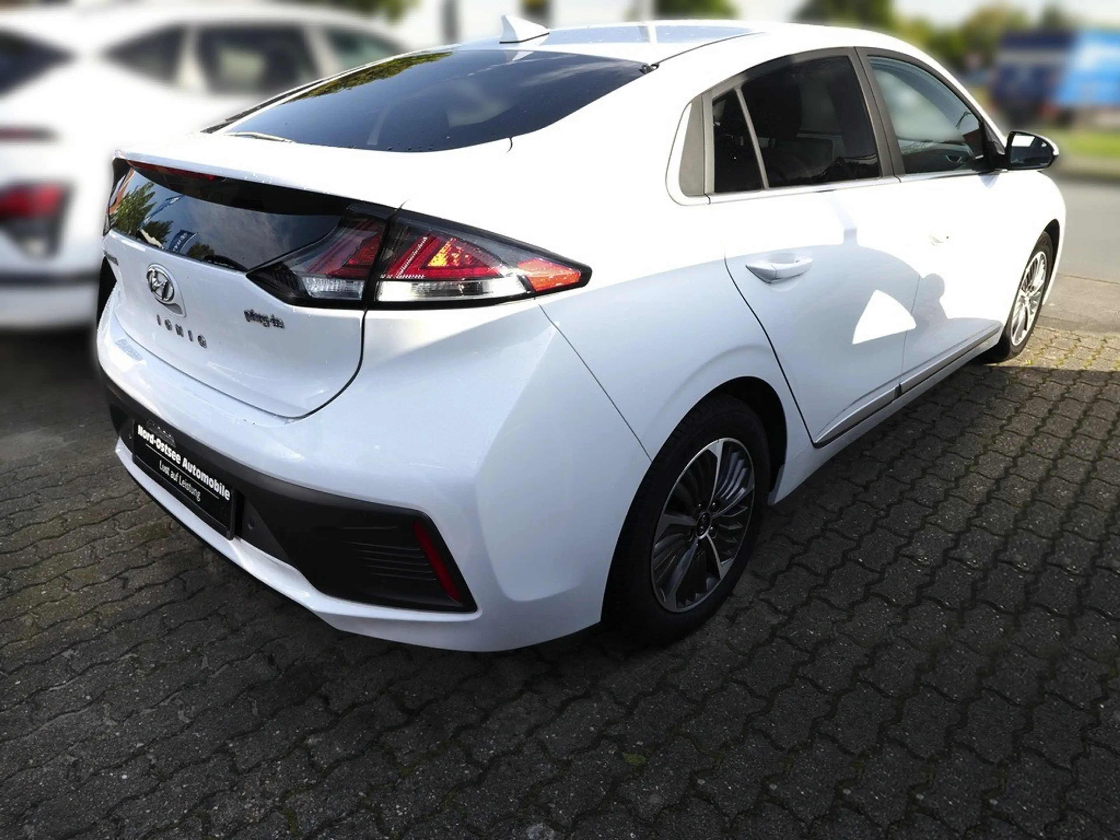 Hyundai IONIQ 1.6 GDI PRIME PHEV SHZ LHZ GSHD NAVI LED — photo 6