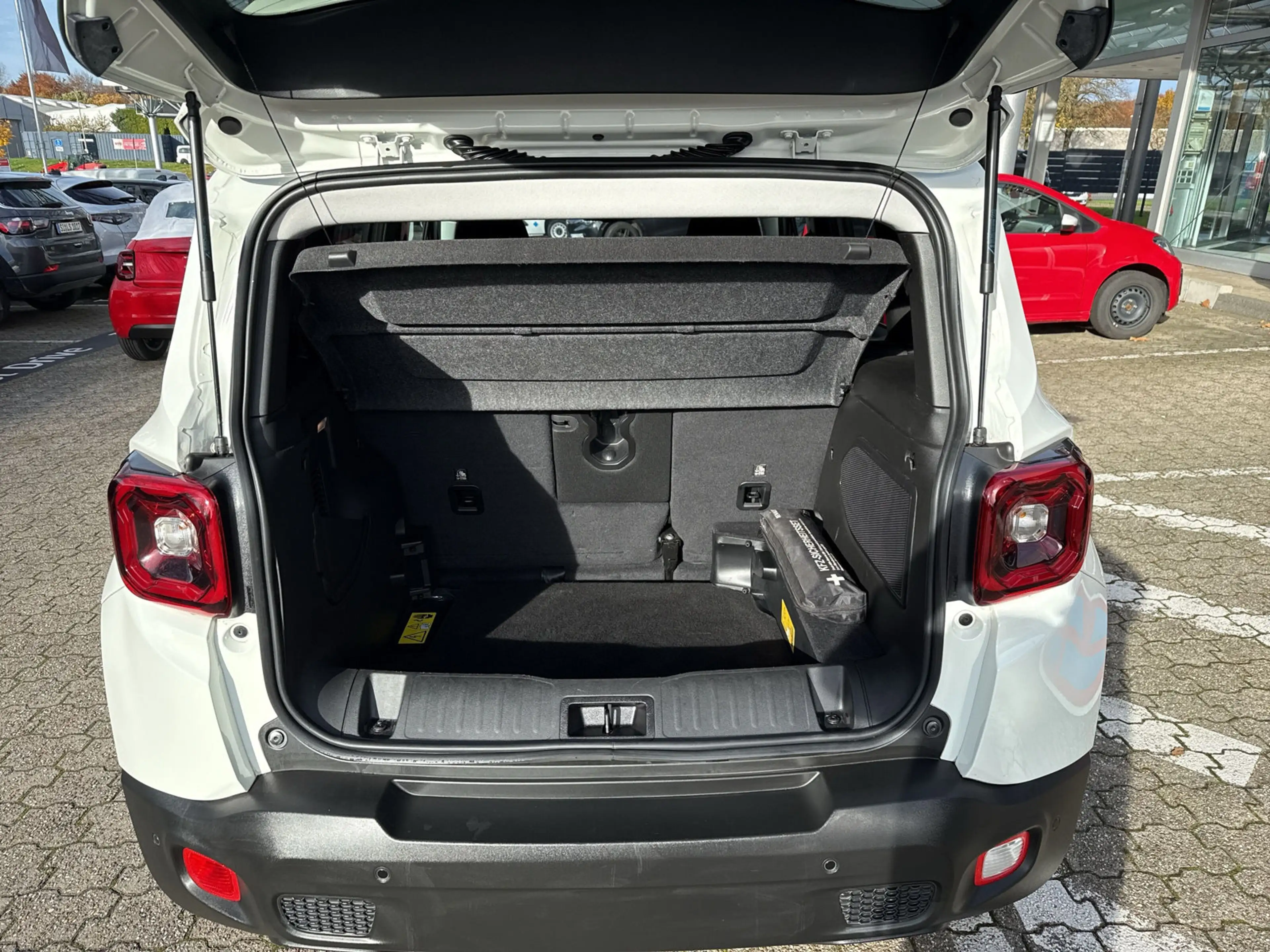 Jeep Renegade High Upland — photo 11