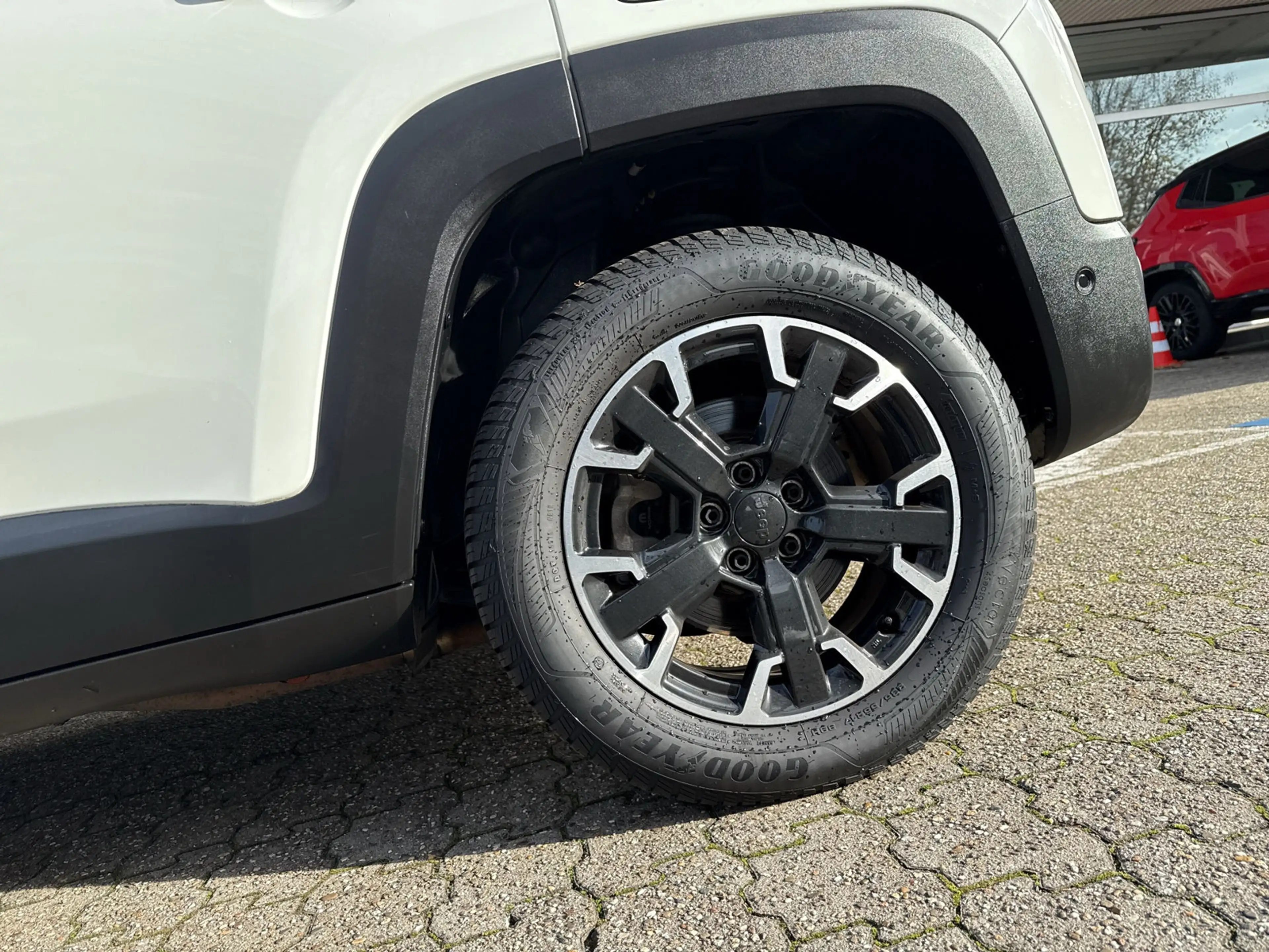 Jeep Renegade High Upland — photo 12