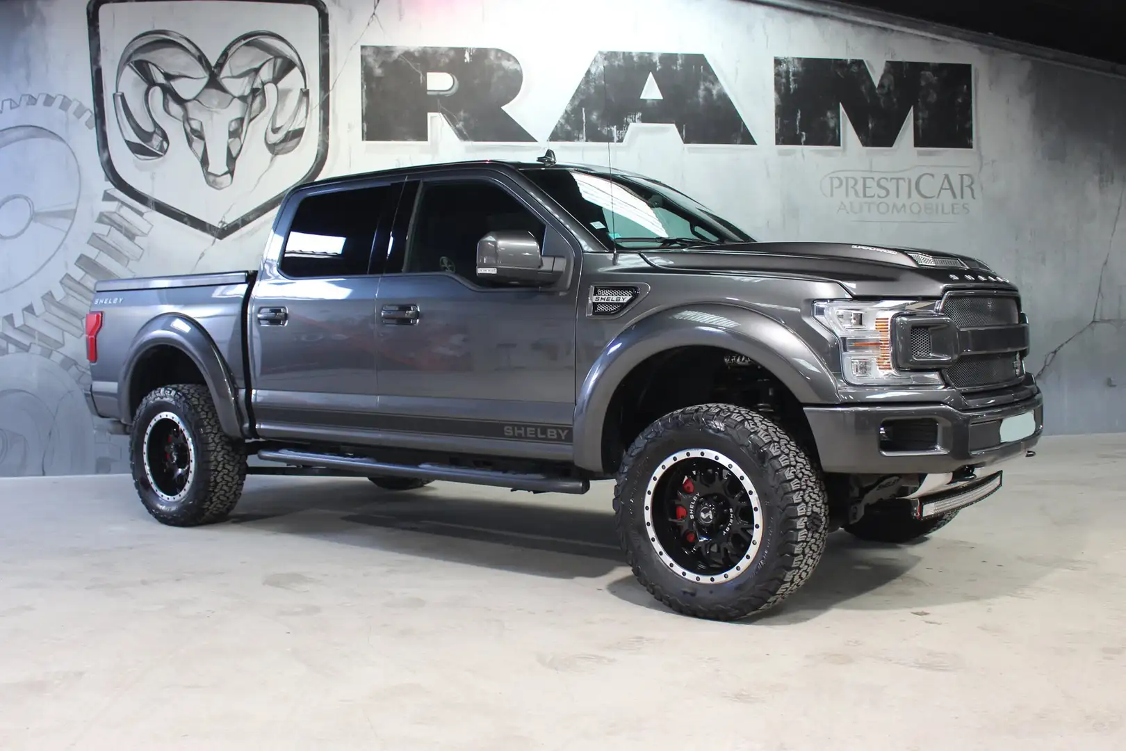 Ford F-150 SHELBY Gris - 1