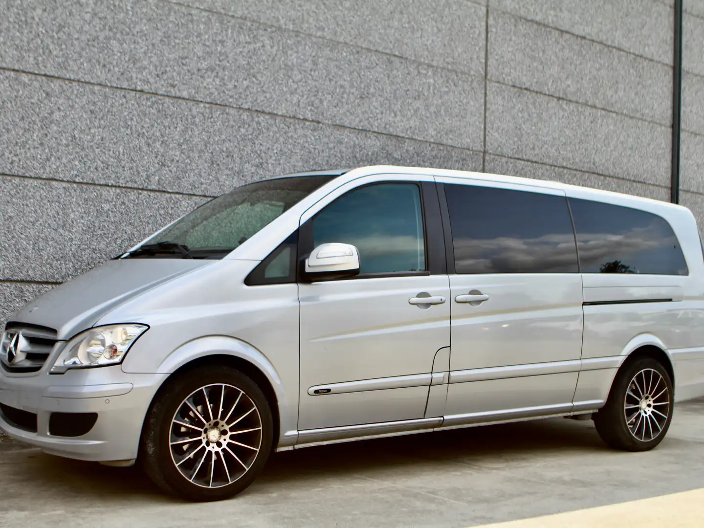 Mercedes-Benz Viano 2.2 CDI LWB 5 zitplaatsen Zilver - 2