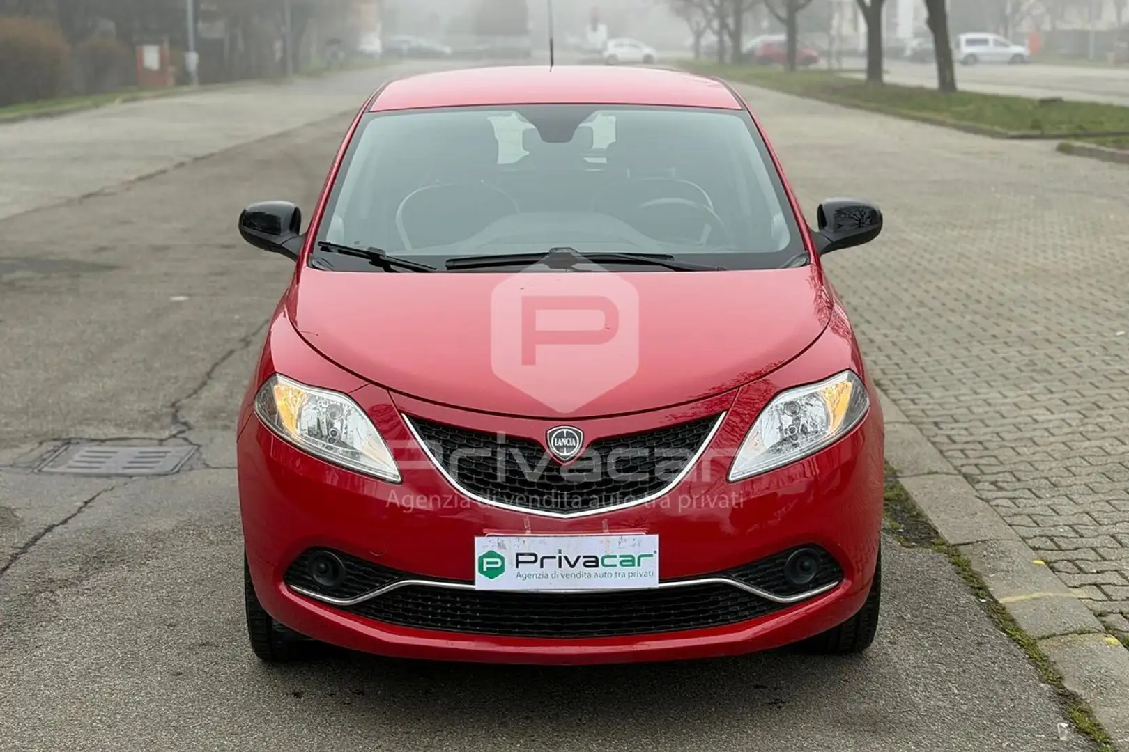 Lancia Ypsilon Ypsilon 1.2 69 CV 5 porte GPL Ecochic Gold Rouge - 2