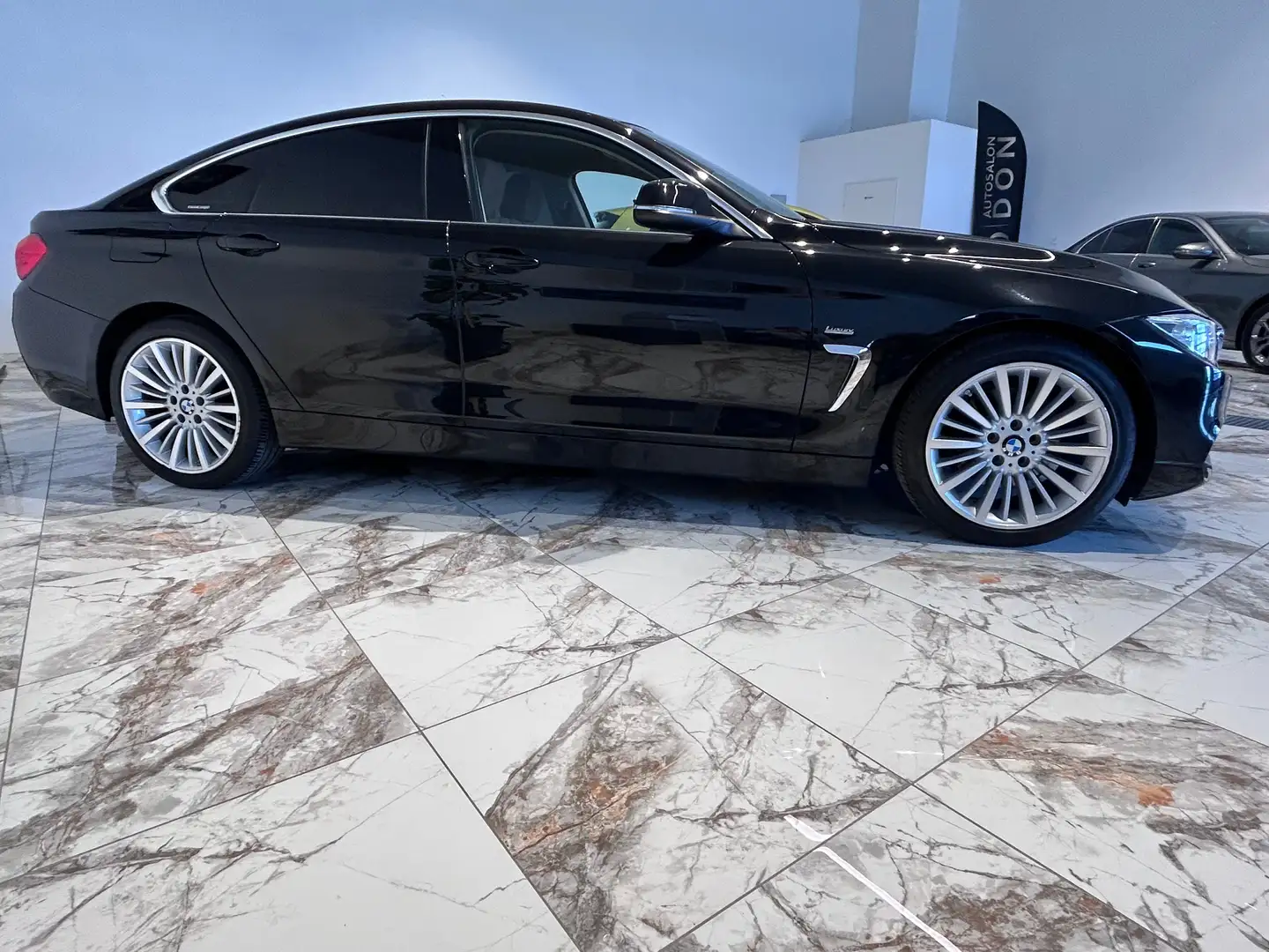 BMW 420 d Luxury Line/M Lenkrad/M Schaltknauf/AKTION crna - 1