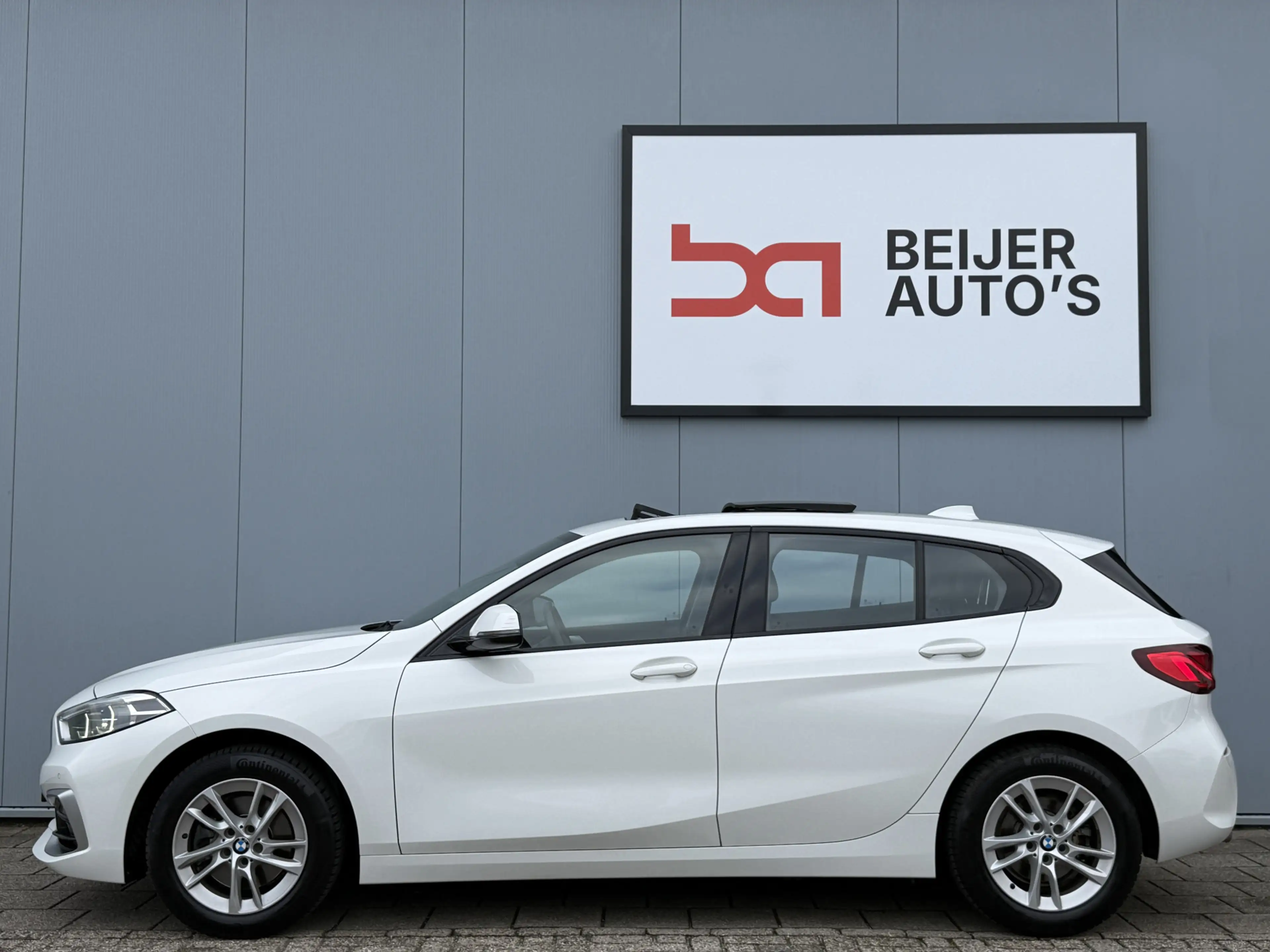 BMW 118 1-serie 118i High Executive Automaat/Pano/Apple Ca — photo 4