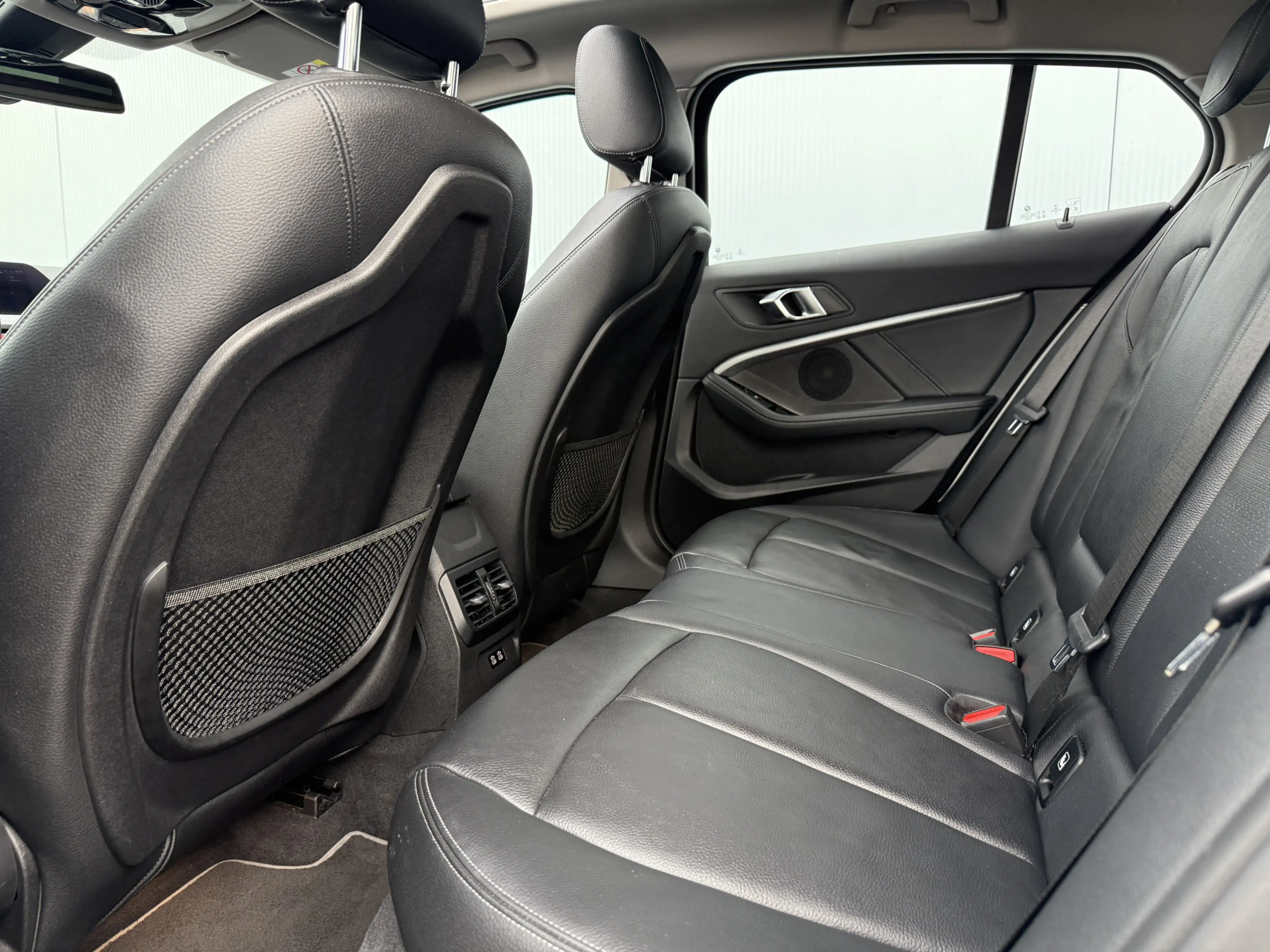 BMW 118 1-serie 118i High Executive Automaat/Pano/Apple Ca — photo 27