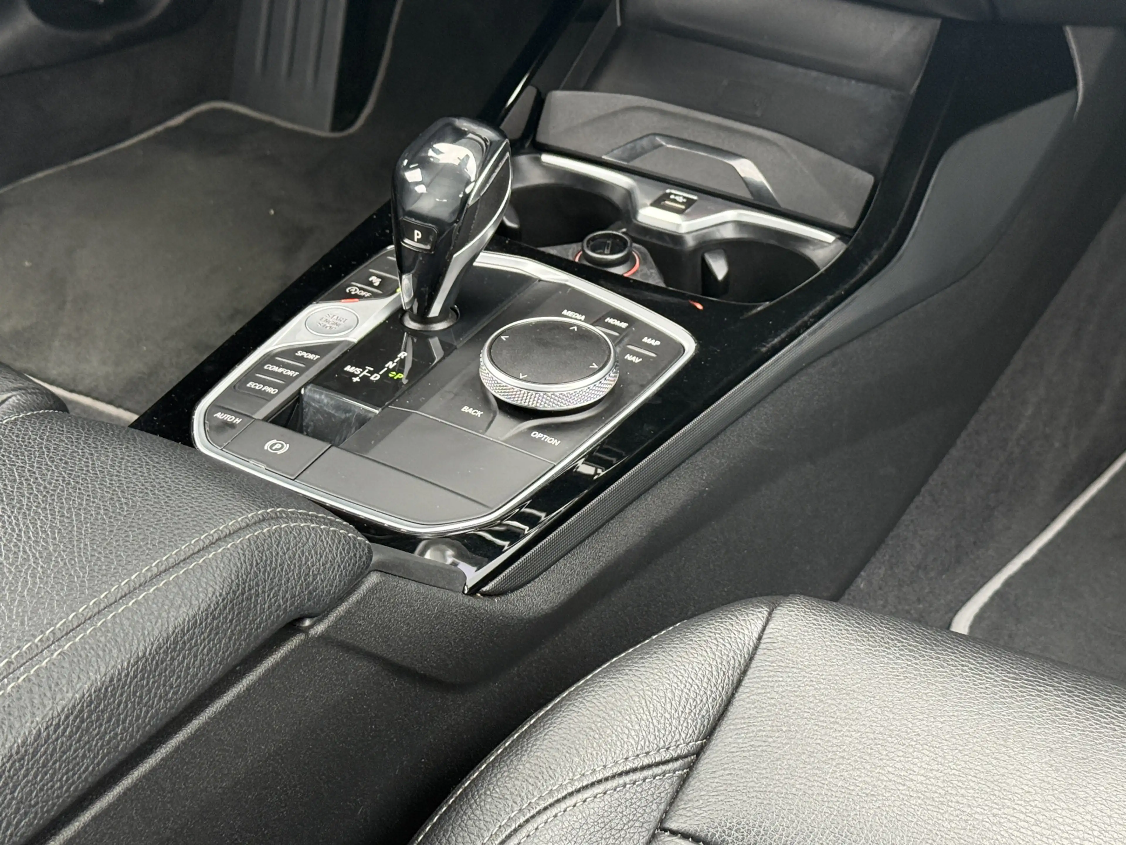BMW 118 1-serie 118i High Executive Automaat/Pano/Apple Ca — photo 22