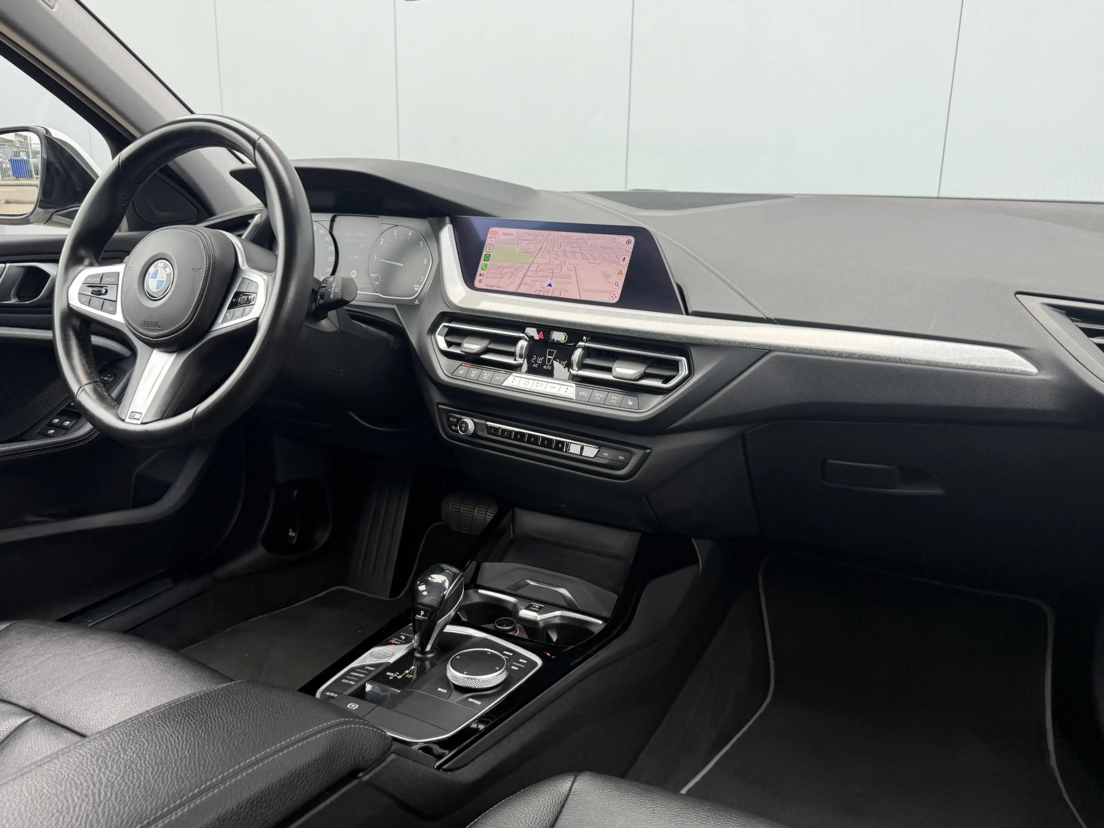 BMW 118 1-serie 118i High Executive Automaat/Pano/Apple Ca — photo 11