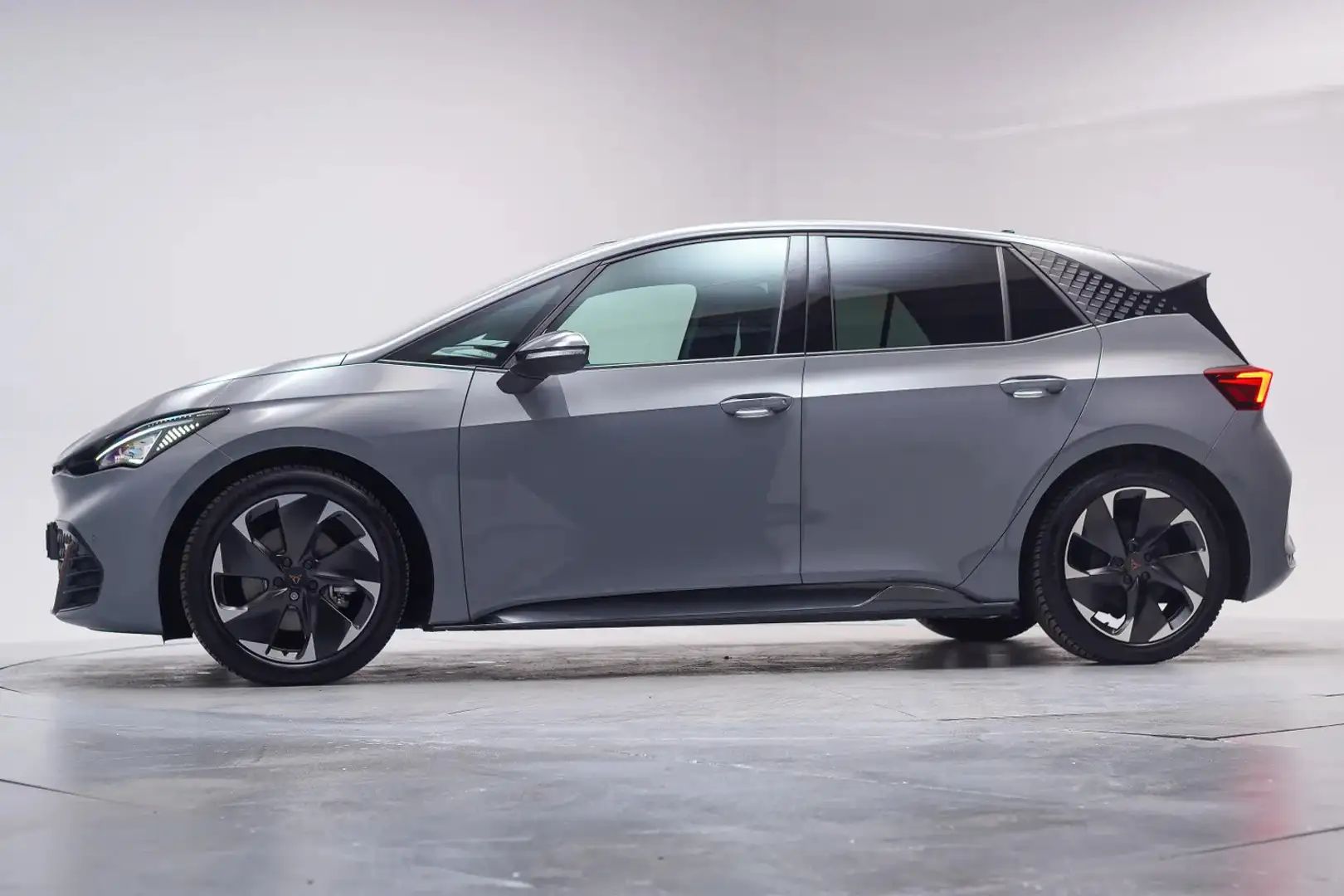 CUPRA Born Business 62 kWh [ LED Adapt.cruise Standkachel ] Grijs - 2