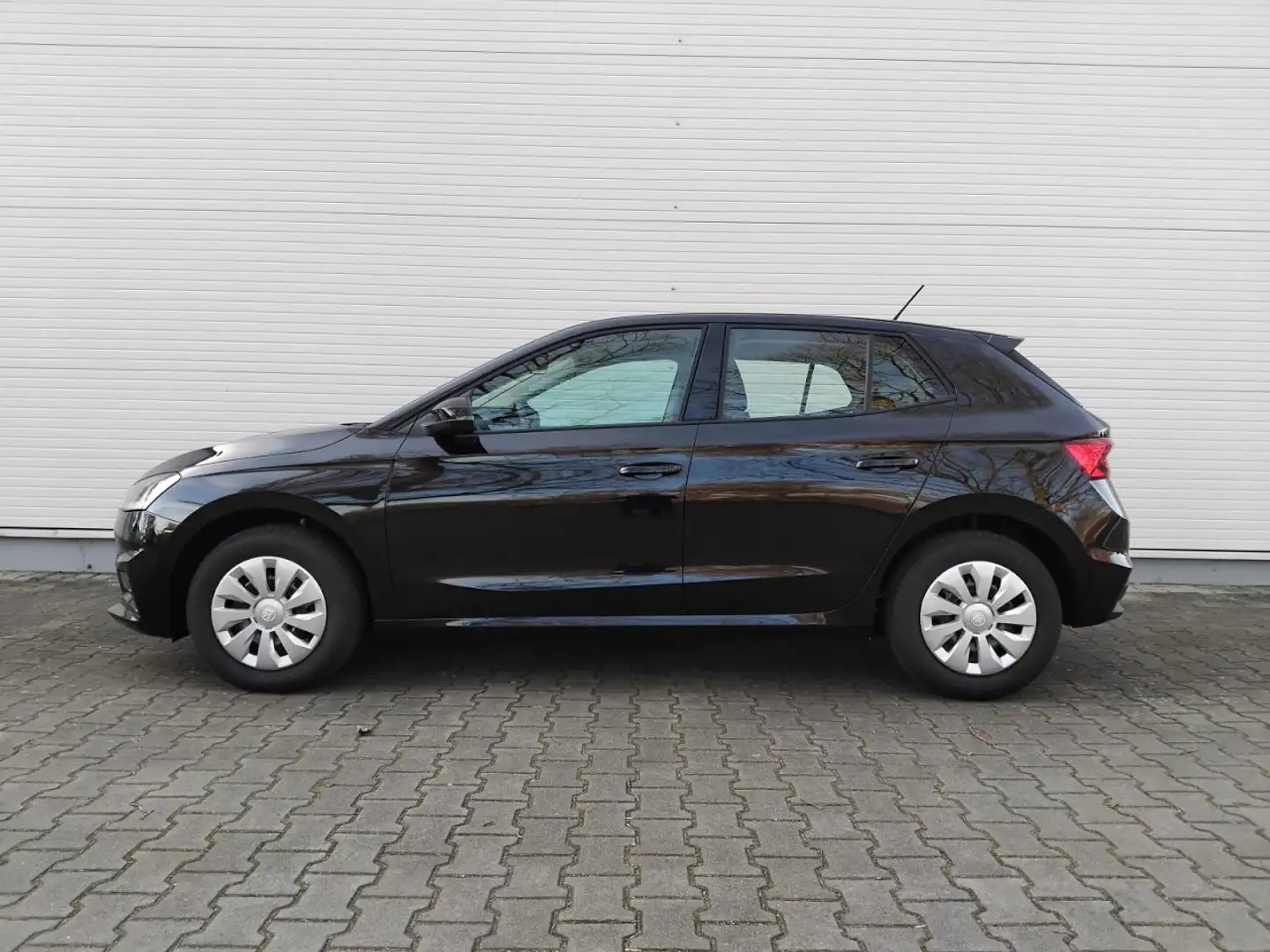 Skoda Fabia 1.0 TSI Essence LED PDC Shz Nsw App Conect Klima Schwarz - 2