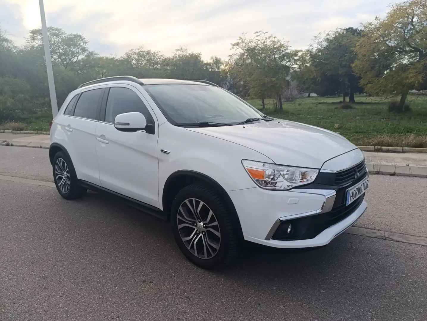 Mitsubishi ASX 220DI-D Kaiteki 4WD 6AT - 1
