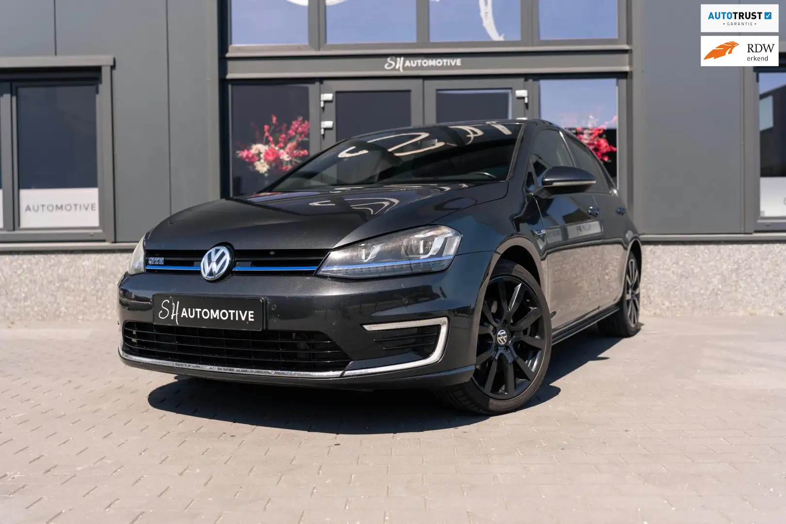Volkswagen Golf GTE 1.4 TSI / CAMERA / CARPLAY / NAVI / VOL ONDERHOUD Šedá - 1