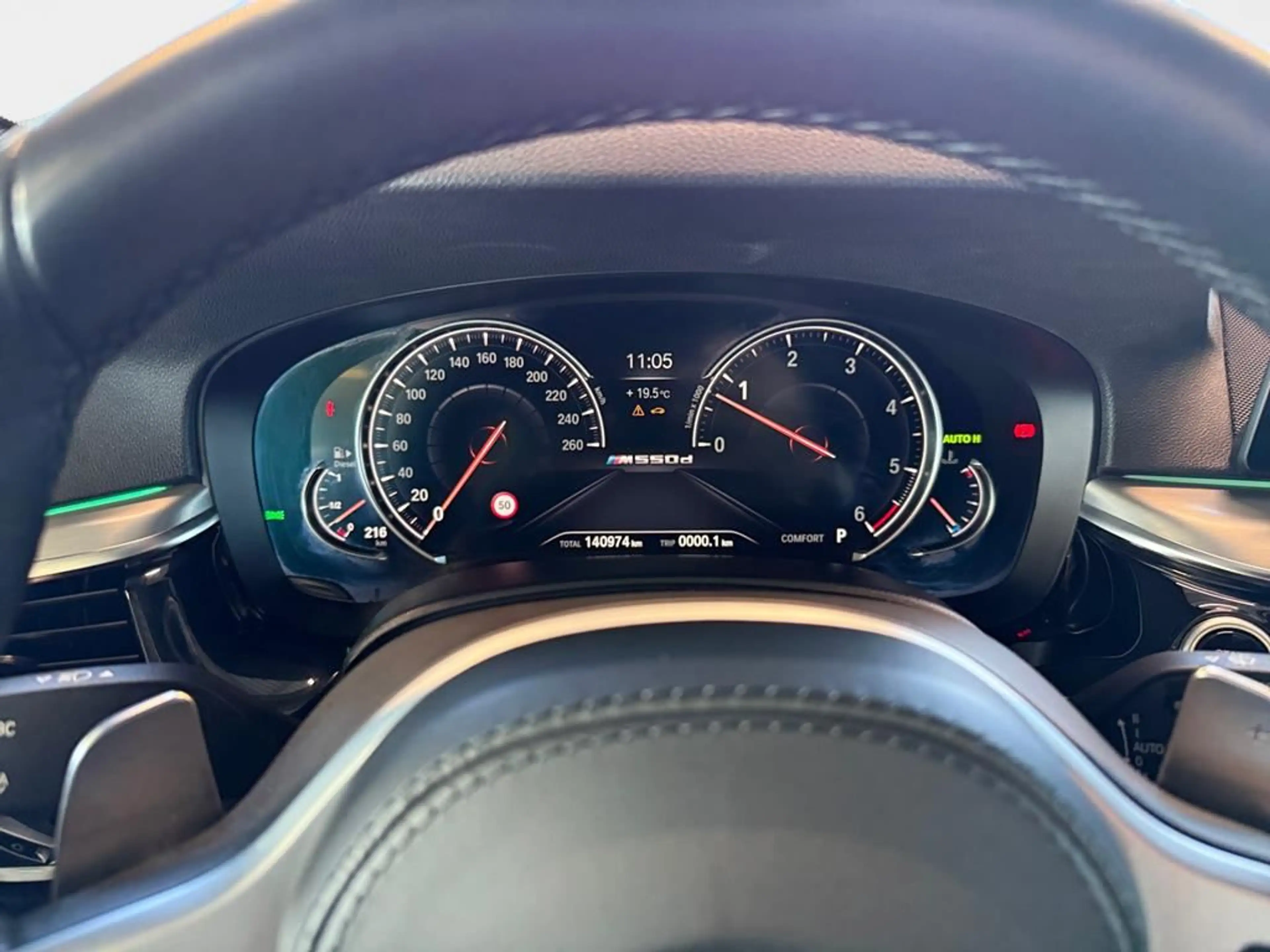 BMW M550 M Sport — photo 13