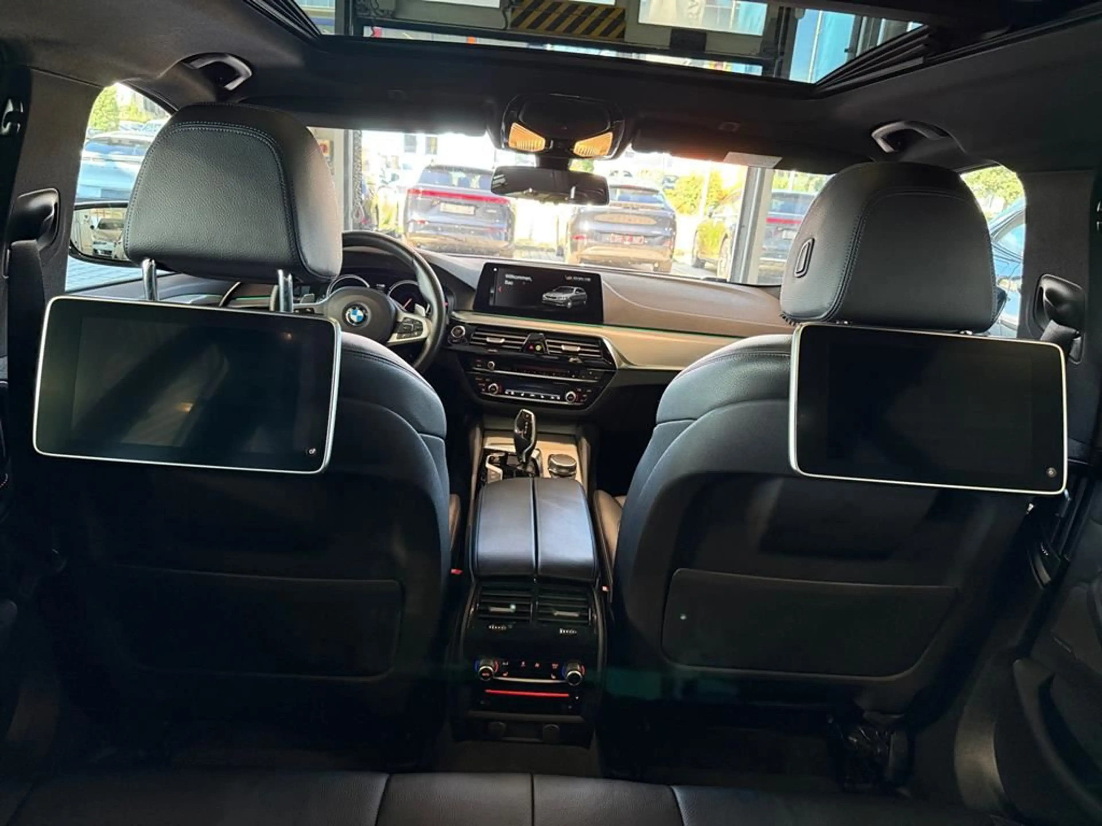 BMW M550 M Sport — photo 7