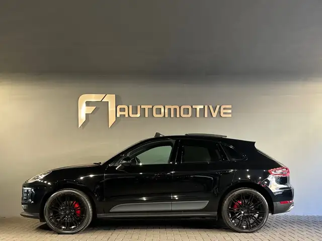Porsche Macan view 12