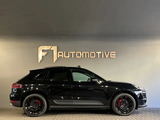 Porsche Macan view 10