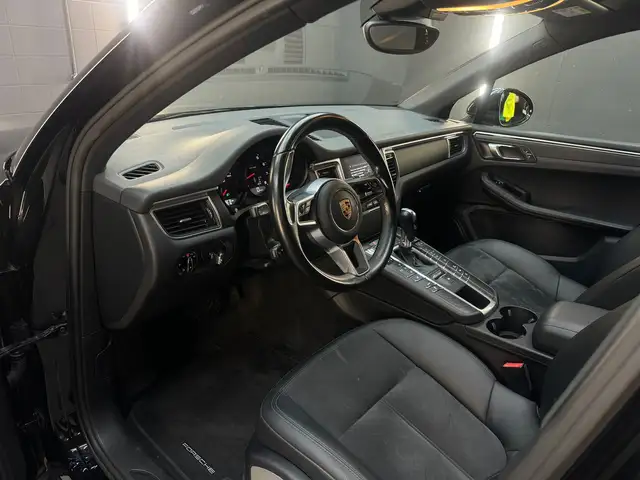 Porsche Macan view 5