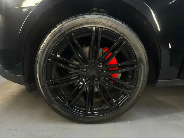 Porsche Macan view 13