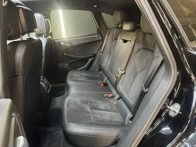 Porsche Macan view 15